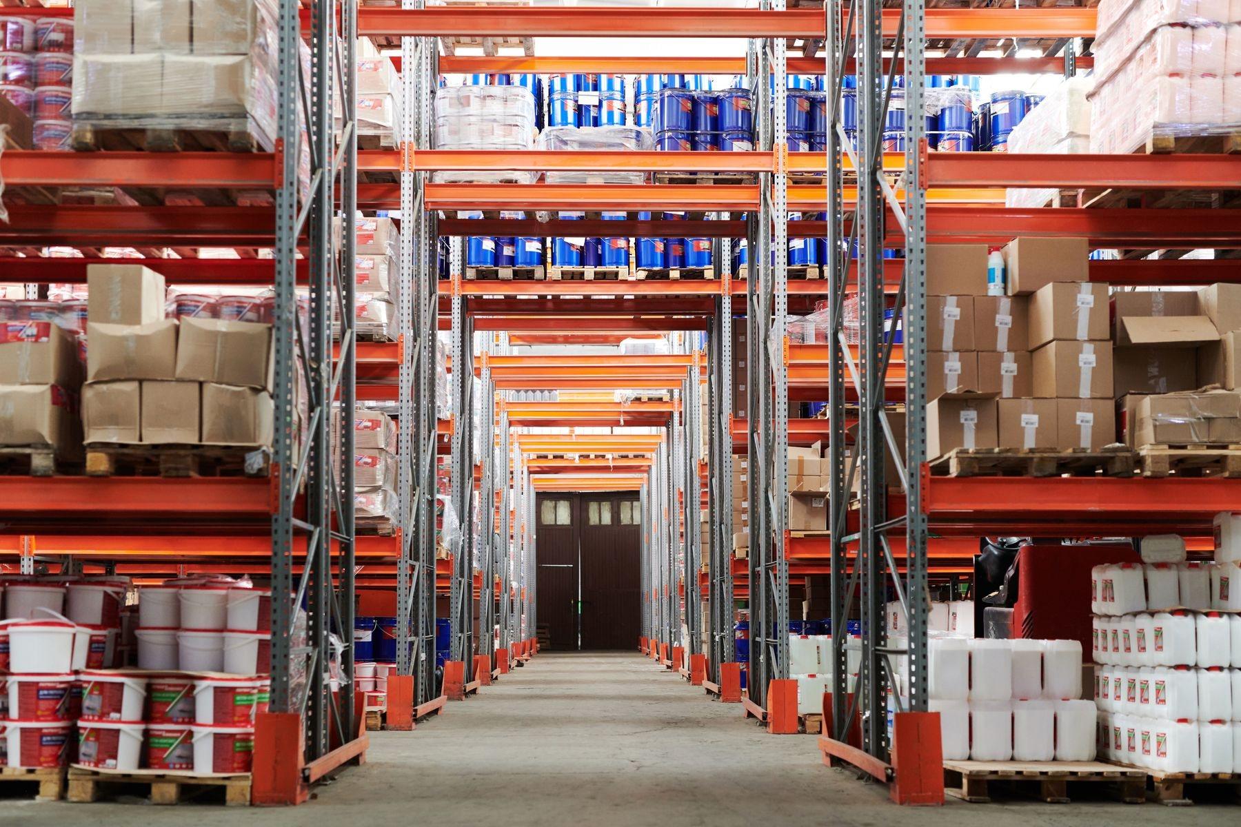 Warehouse and goods handling for building-material suppliers